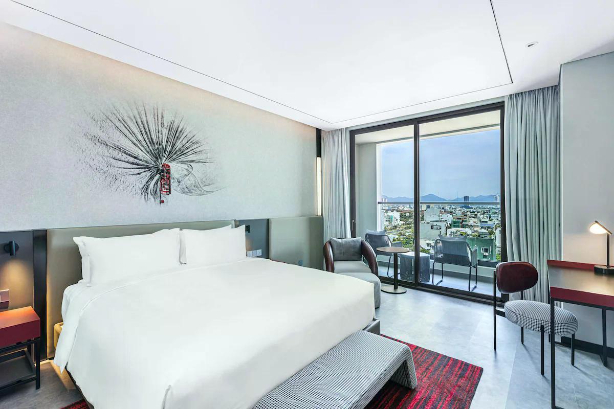 Radisson RED Danang 5*