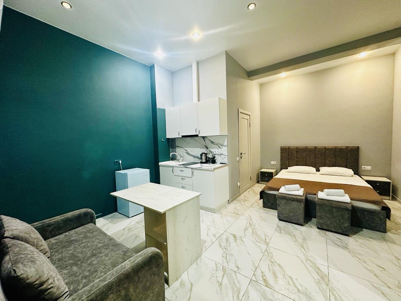 Эльбрус (ул. Просвещения) 0*