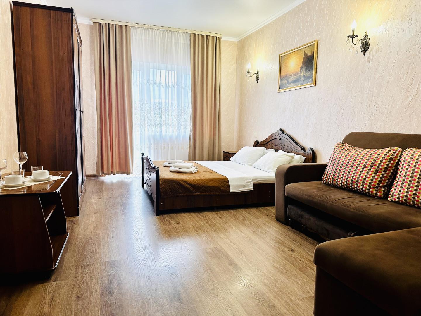 Эльбрус (ул. Просвещения) 0*