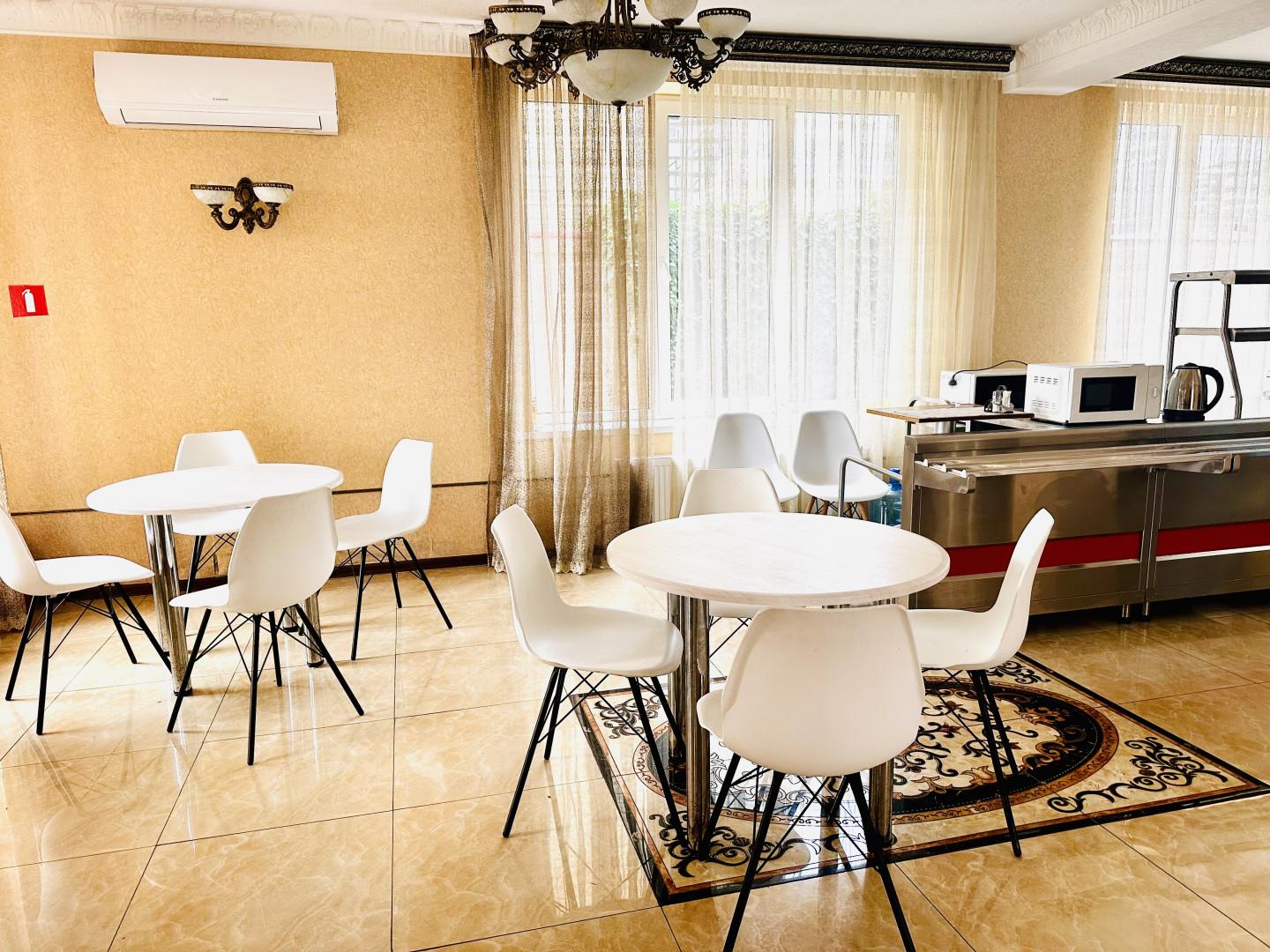 Эльбрус (ул. Просвещения) 0*