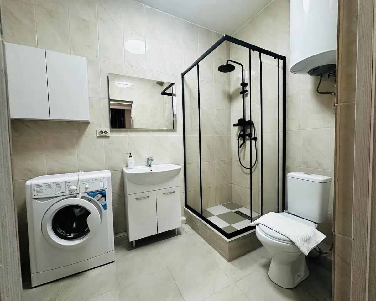 Эльбрус (ул. Просвещения) 0*