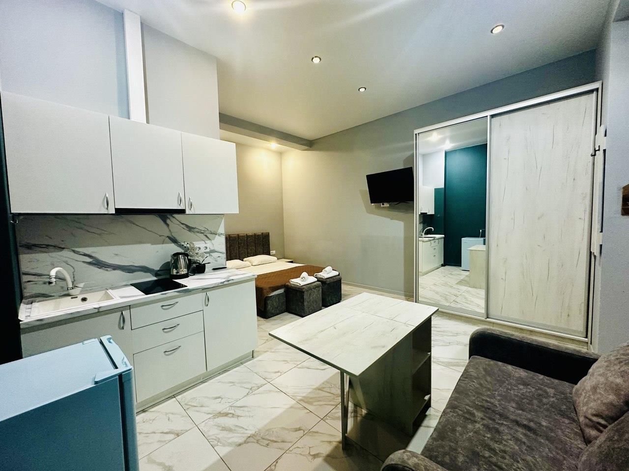 Эльбрус (ул. Просвещения) 0*