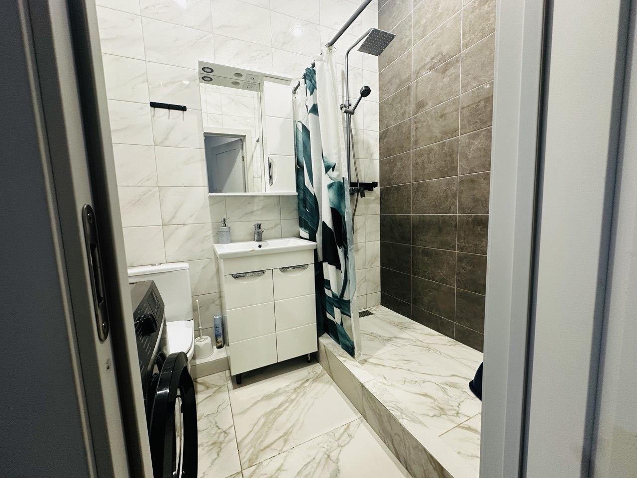 Эльбрус (ул. Просвещения) 0*