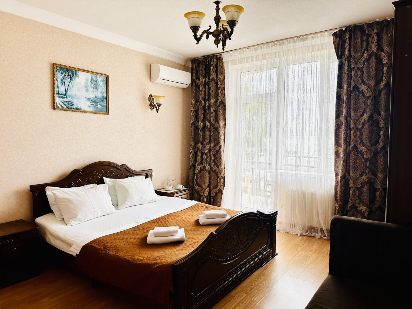 Эльбрус (ул. Просвещения) 0*