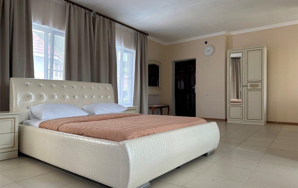 Come Inn на Кленовой 0*