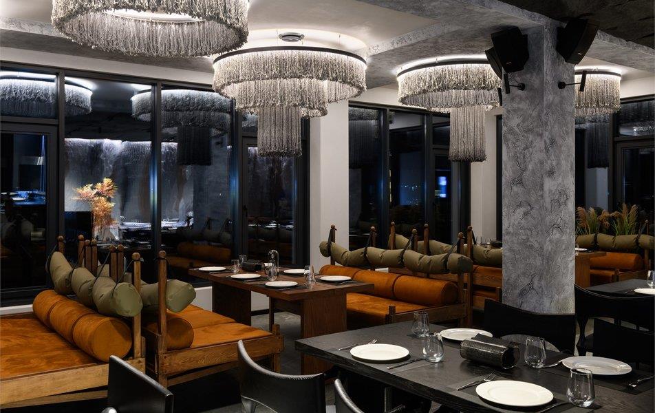 Хвоя в горах 5*