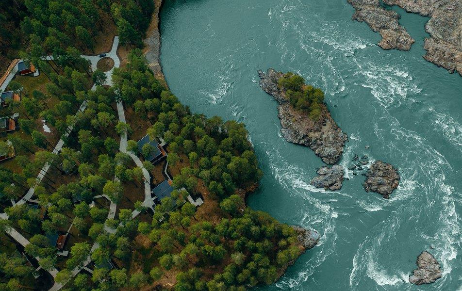 Хвоя в горах 5*