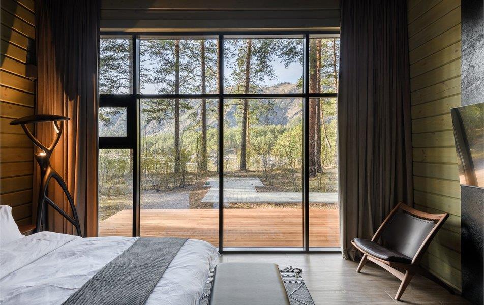 Хвоя в горах 5*