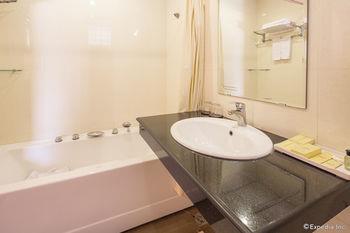 Kin Hotel Thai Van Lung 4*