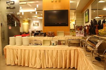 Kin Hotel Thai Van Lung 4*