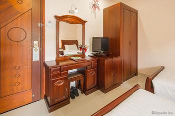 Kin Hotel Thai Van Lung 4*