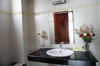 Kin Hotel Thai Van Lung 4*