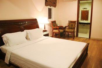Kin Hotel Thai Van Lung 4*