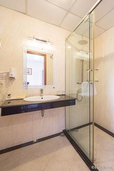 Kin Hotel Thai Van Lung 4*