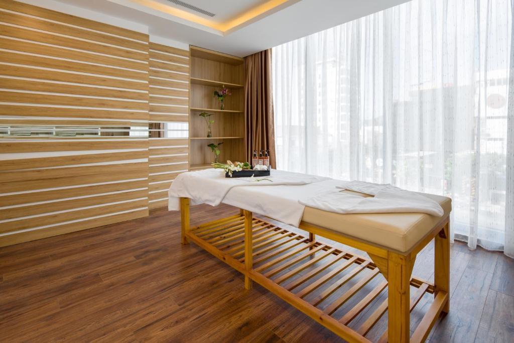 CN Palace Boutique Hotel 4*