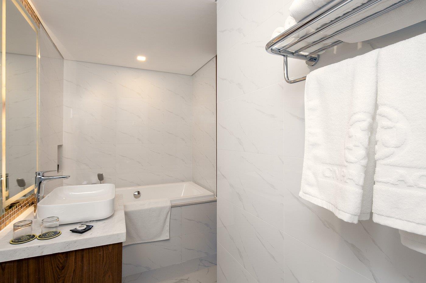 CN Palace Boutique Hotel 4*
