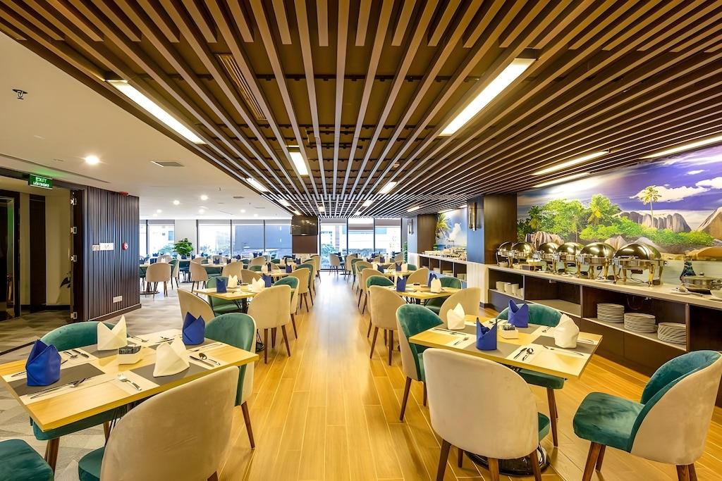 CN Palace Boutique Hotel 4*