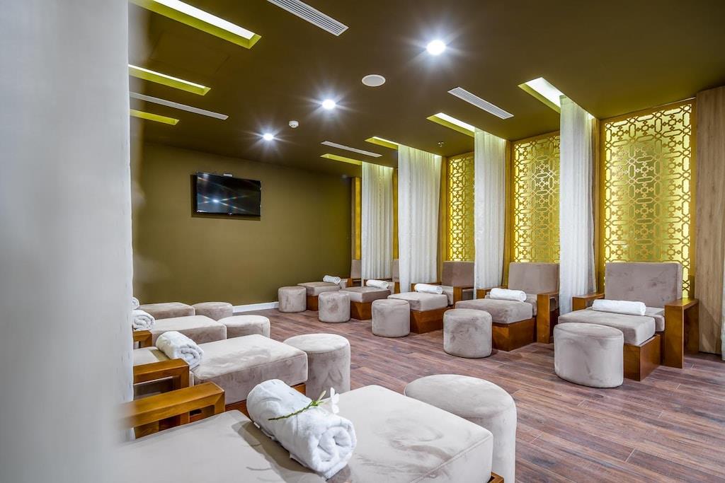 CN Palace Boutique Hotel 4*