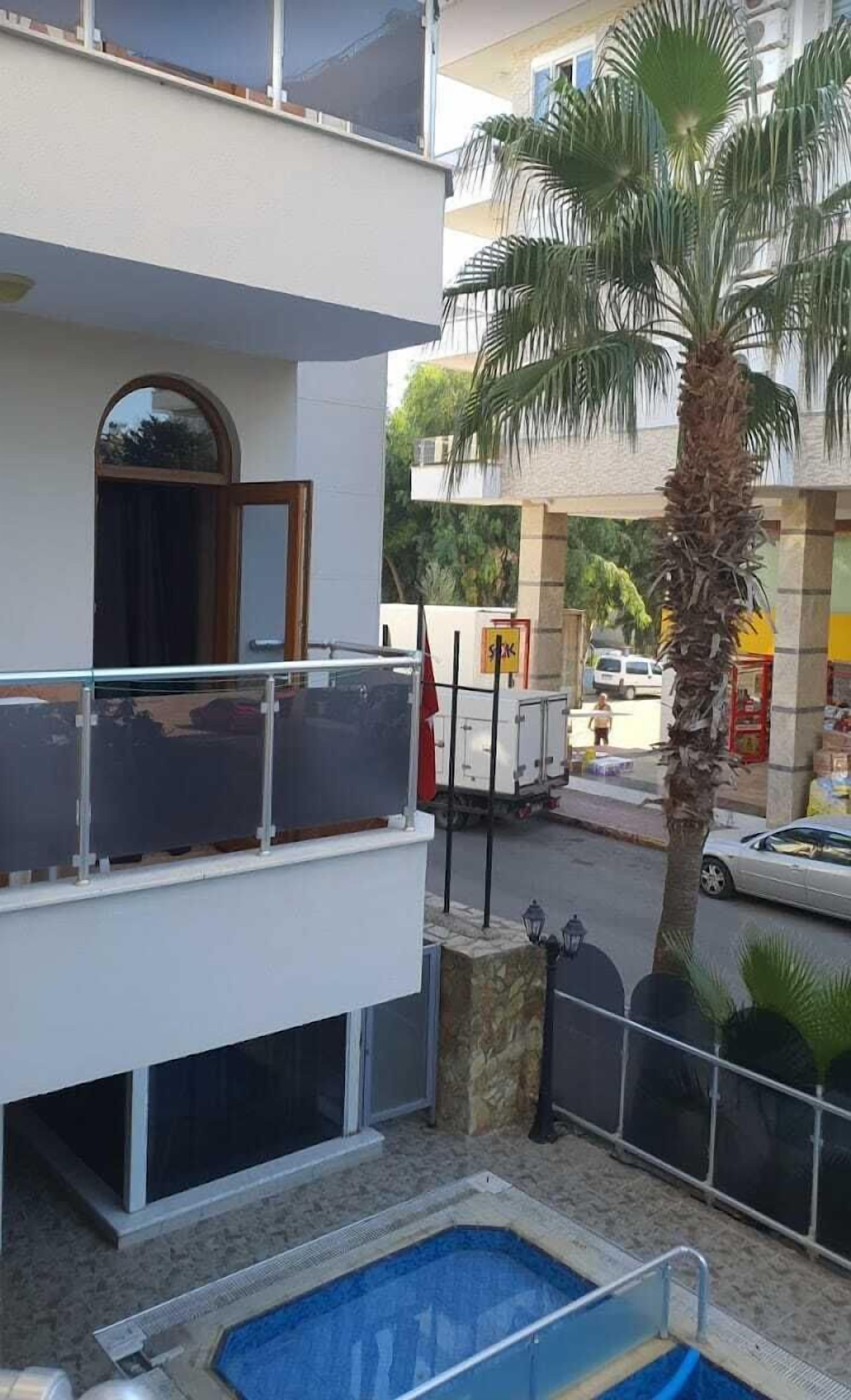 Kolibry Hotel 3*