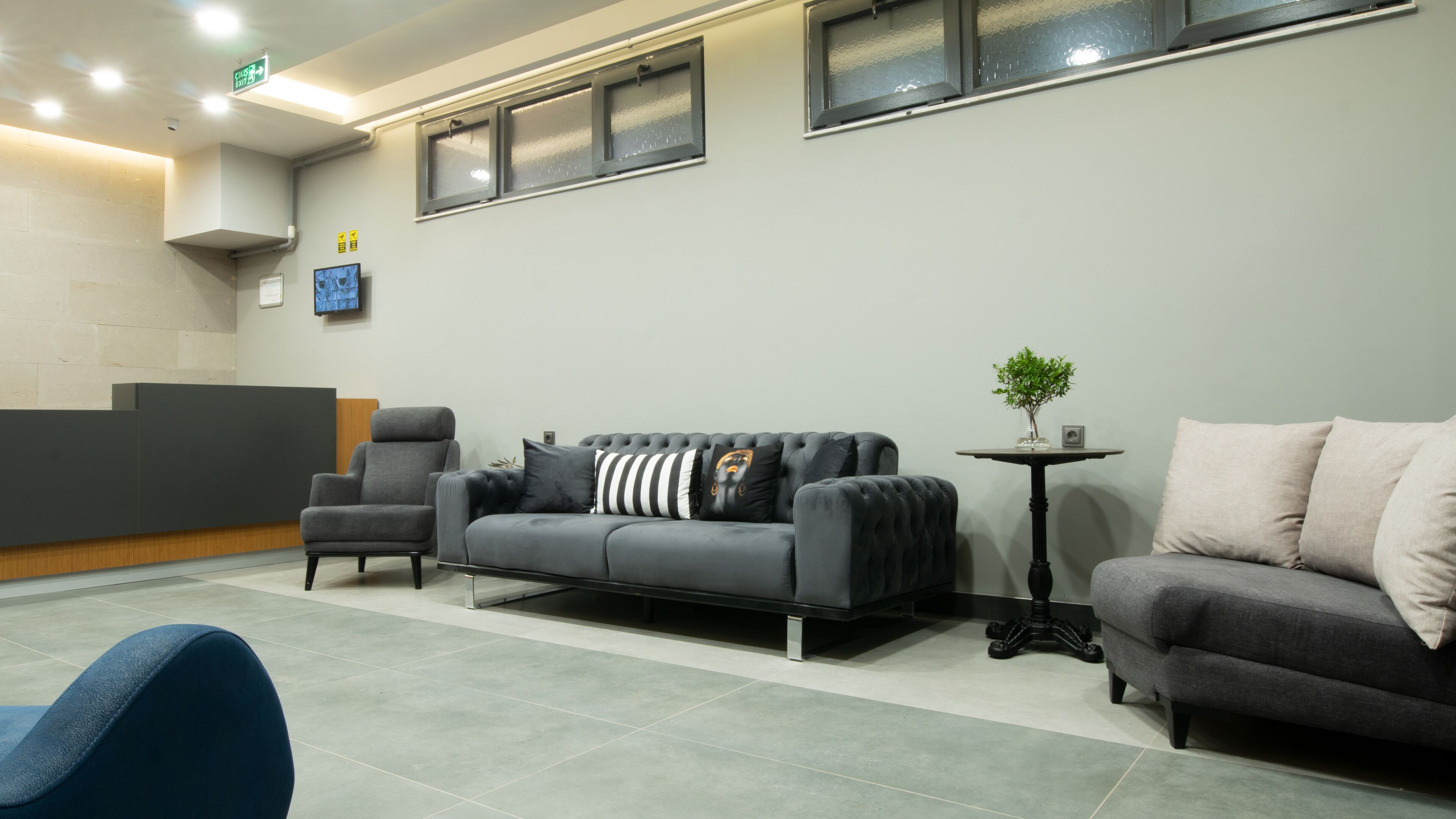 Opera Suites 0*