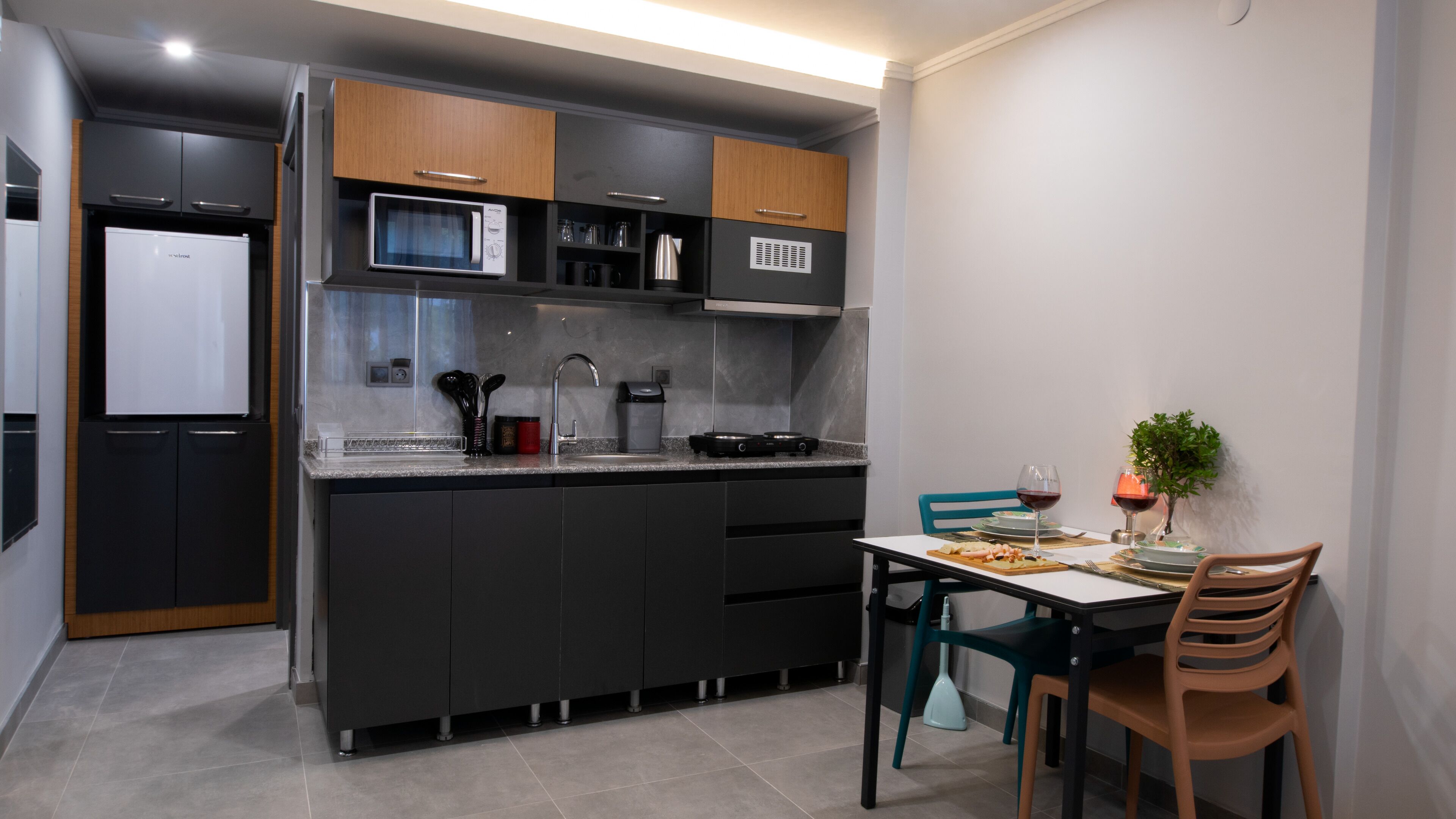 Opera Suites 0*