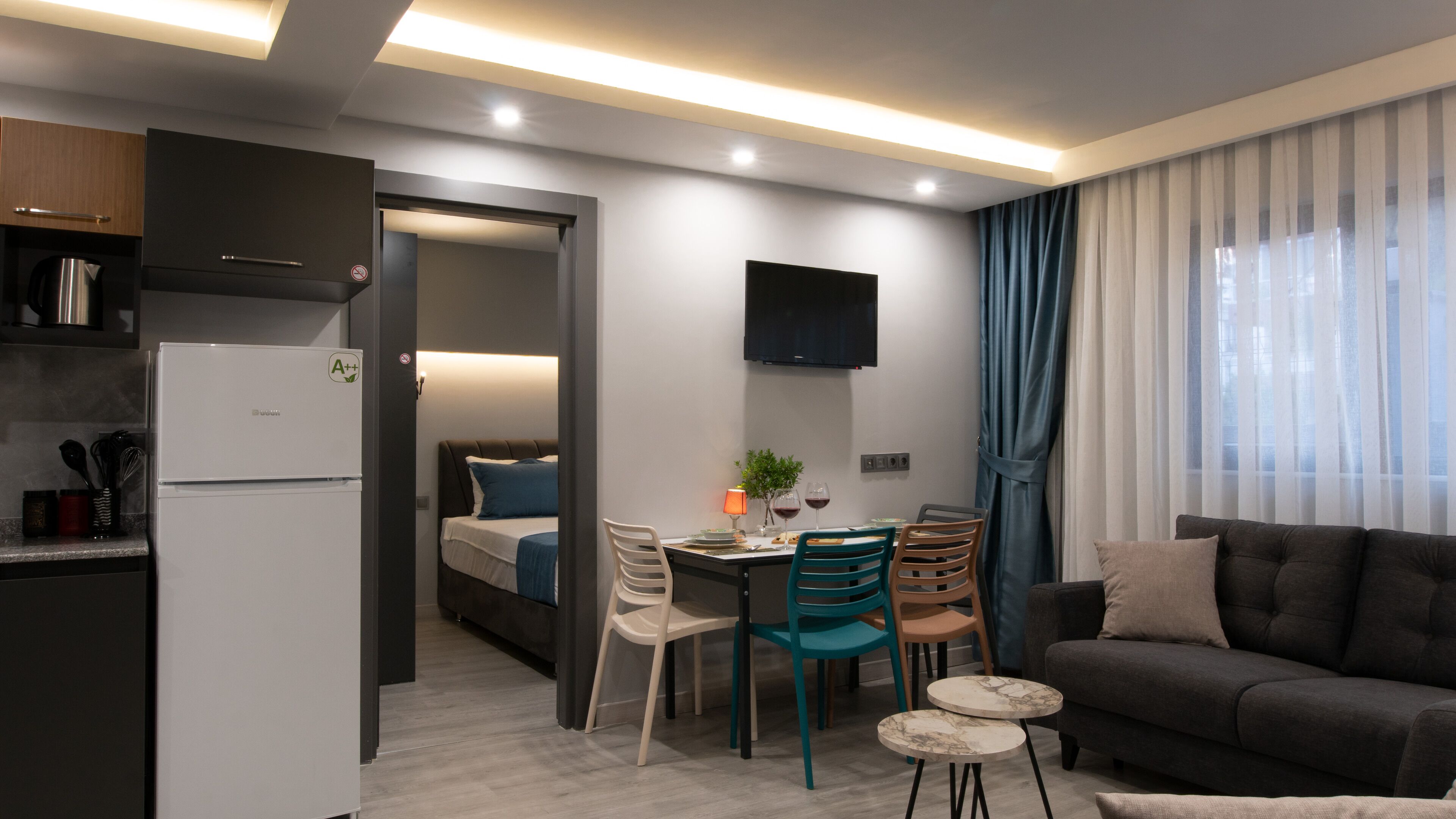 Opera Suites 0*