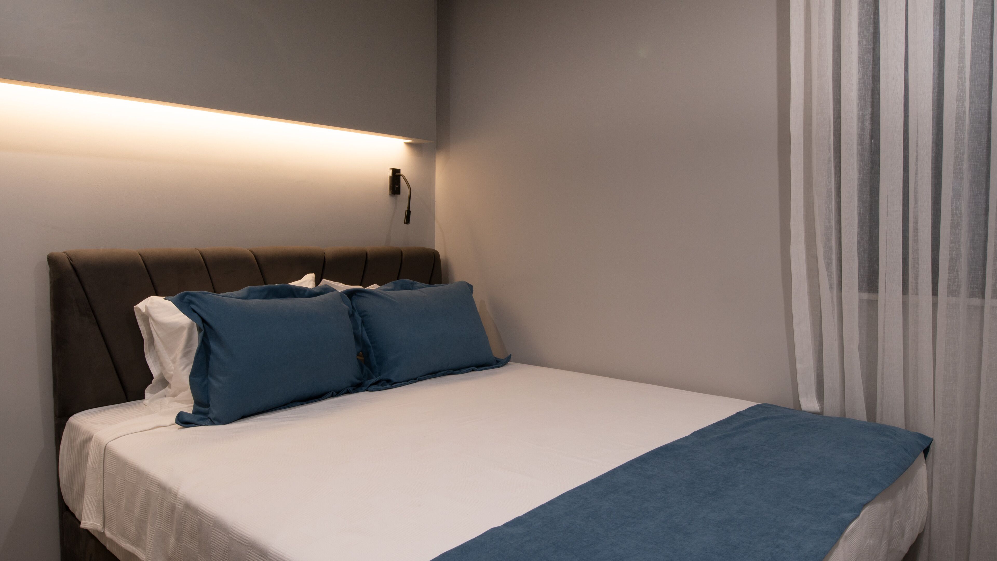 Opera Suites 0*