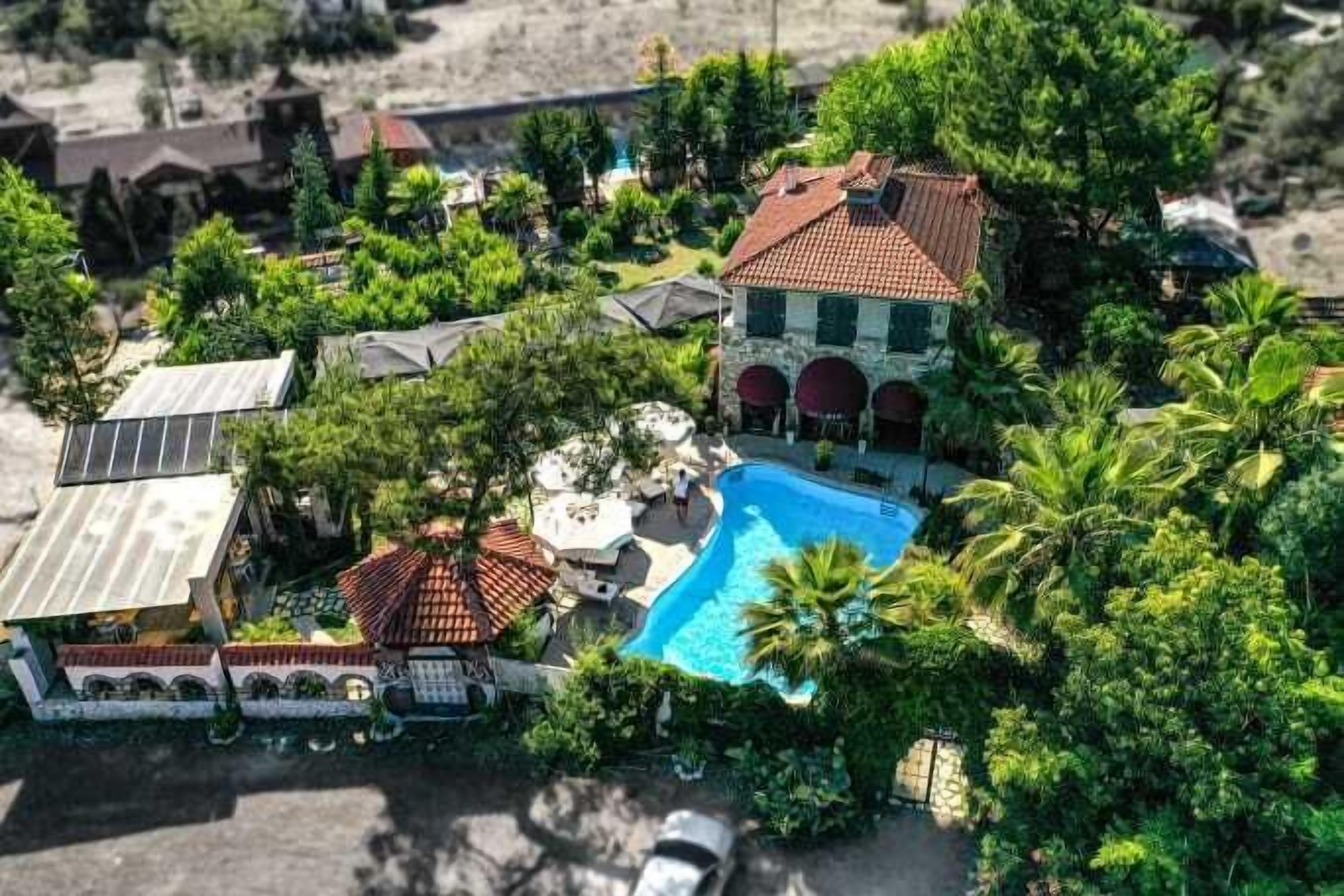 Hotel 212 Olympos 3*