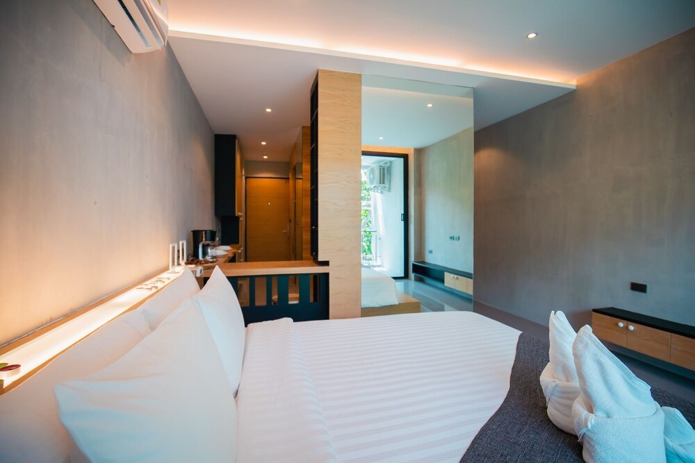 The Woods Natural Park Resort Phuket 4*