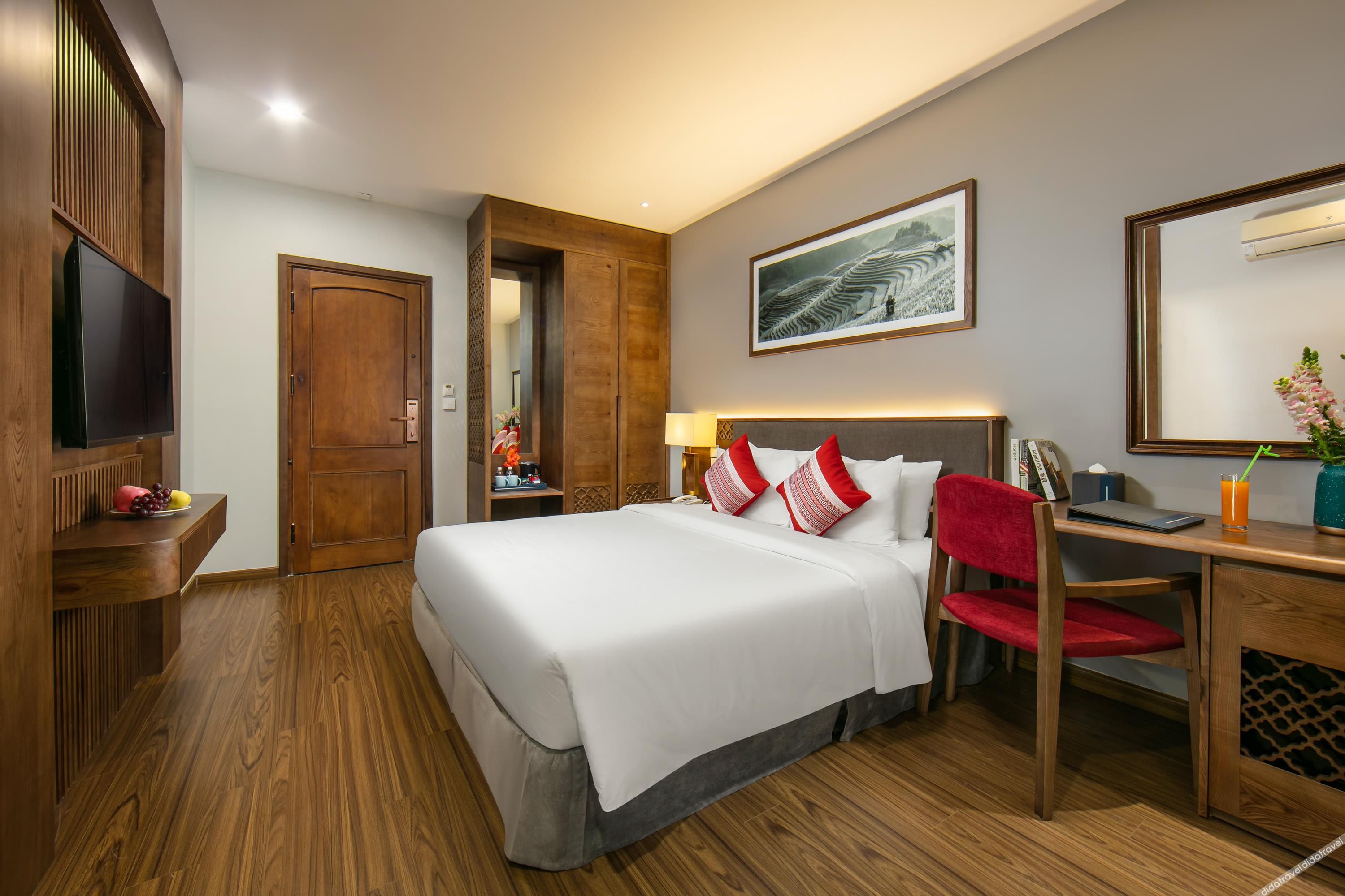 DeLaSol Sapa 4*