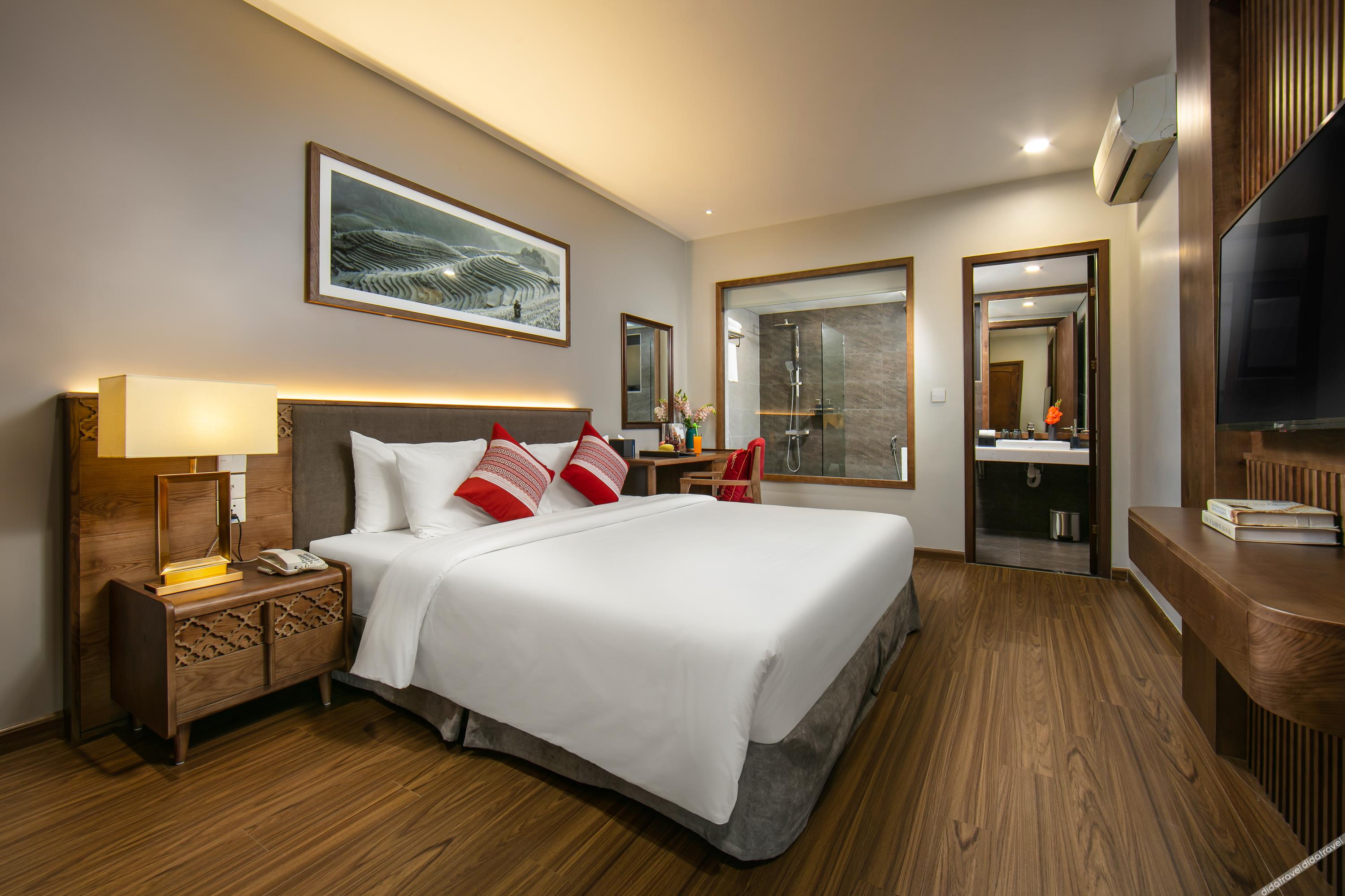 DeLaSol Sapa 4*
