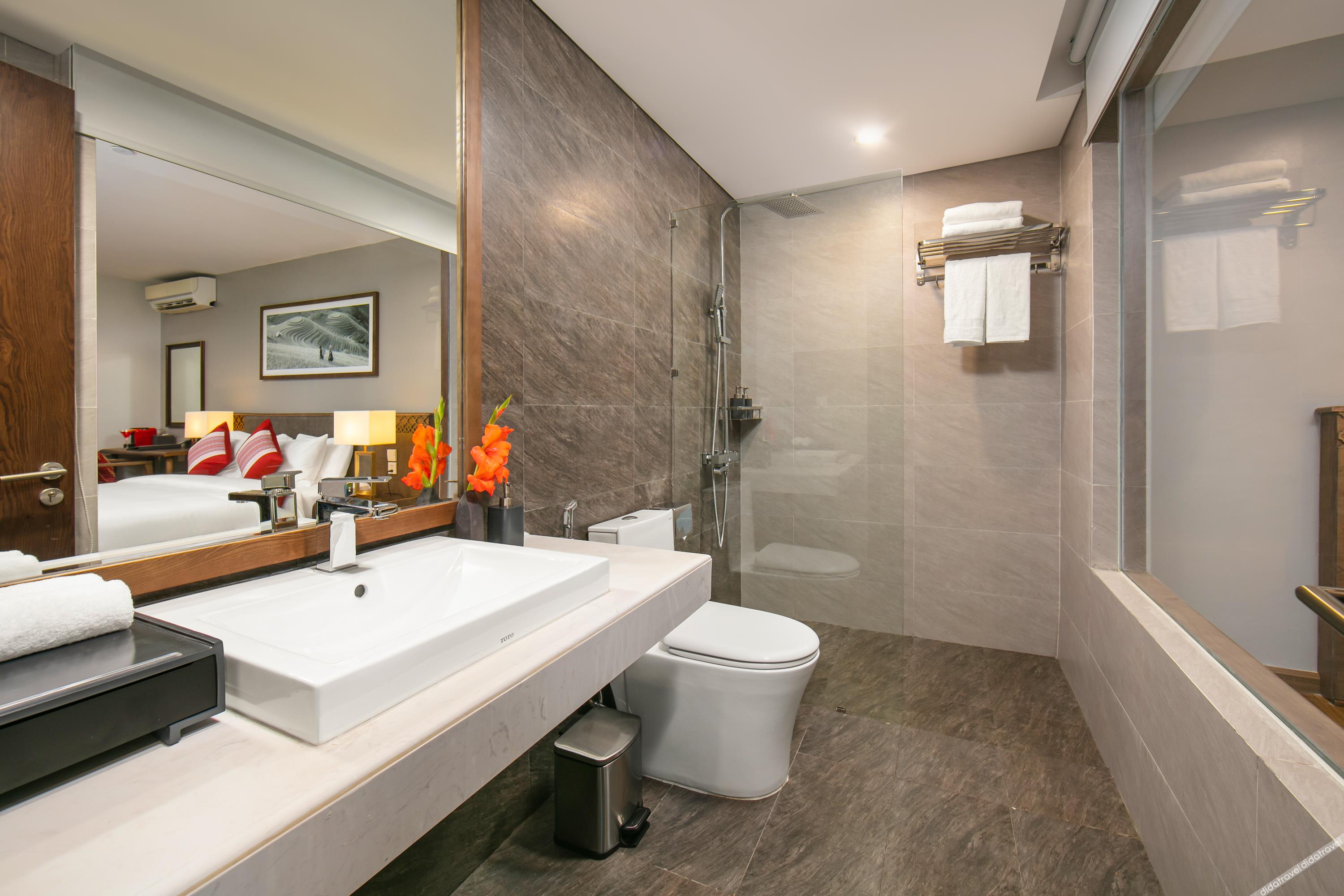 DeLaSol Sapa 4*