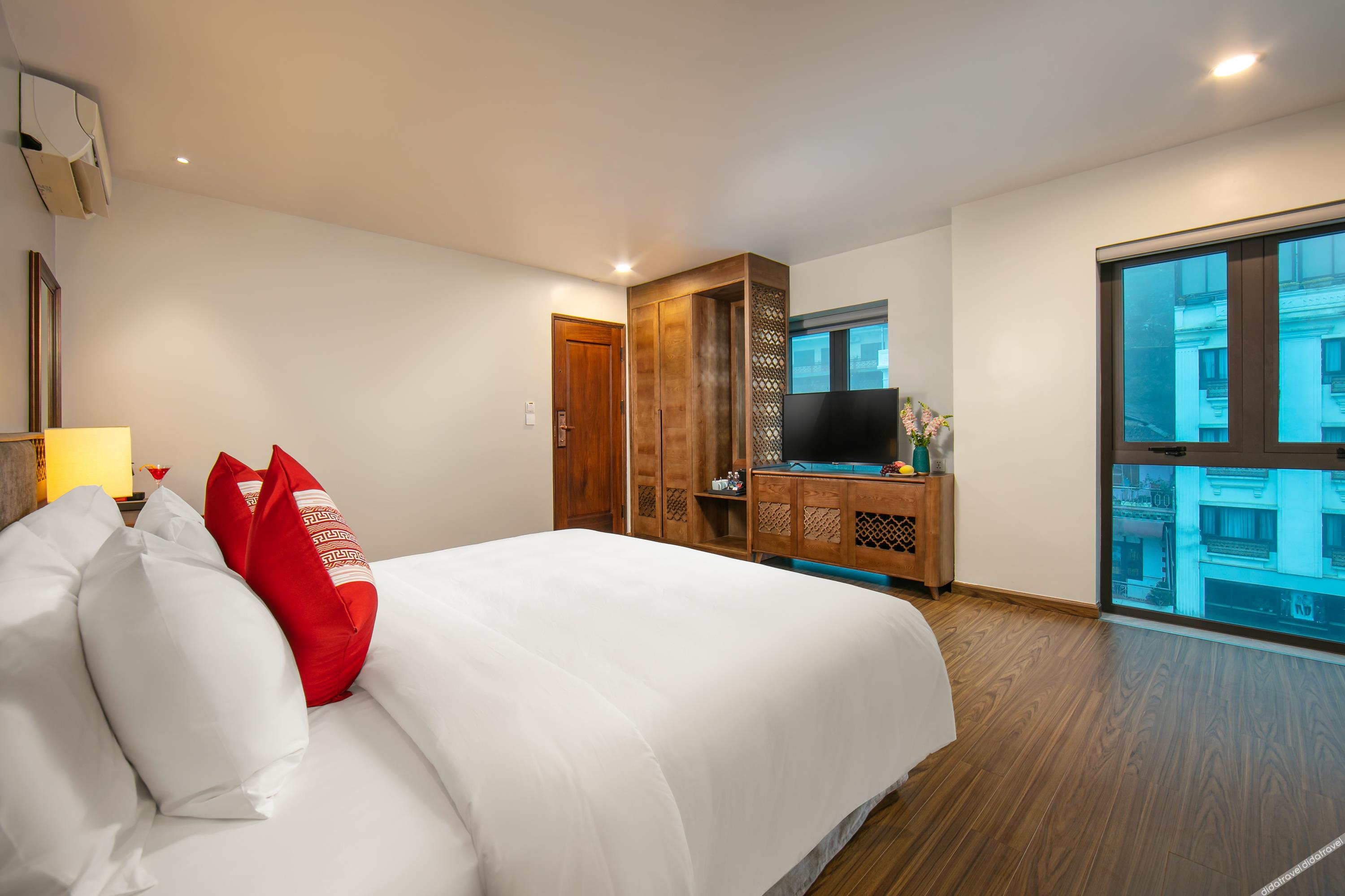 DeLaSol Sapa 4*