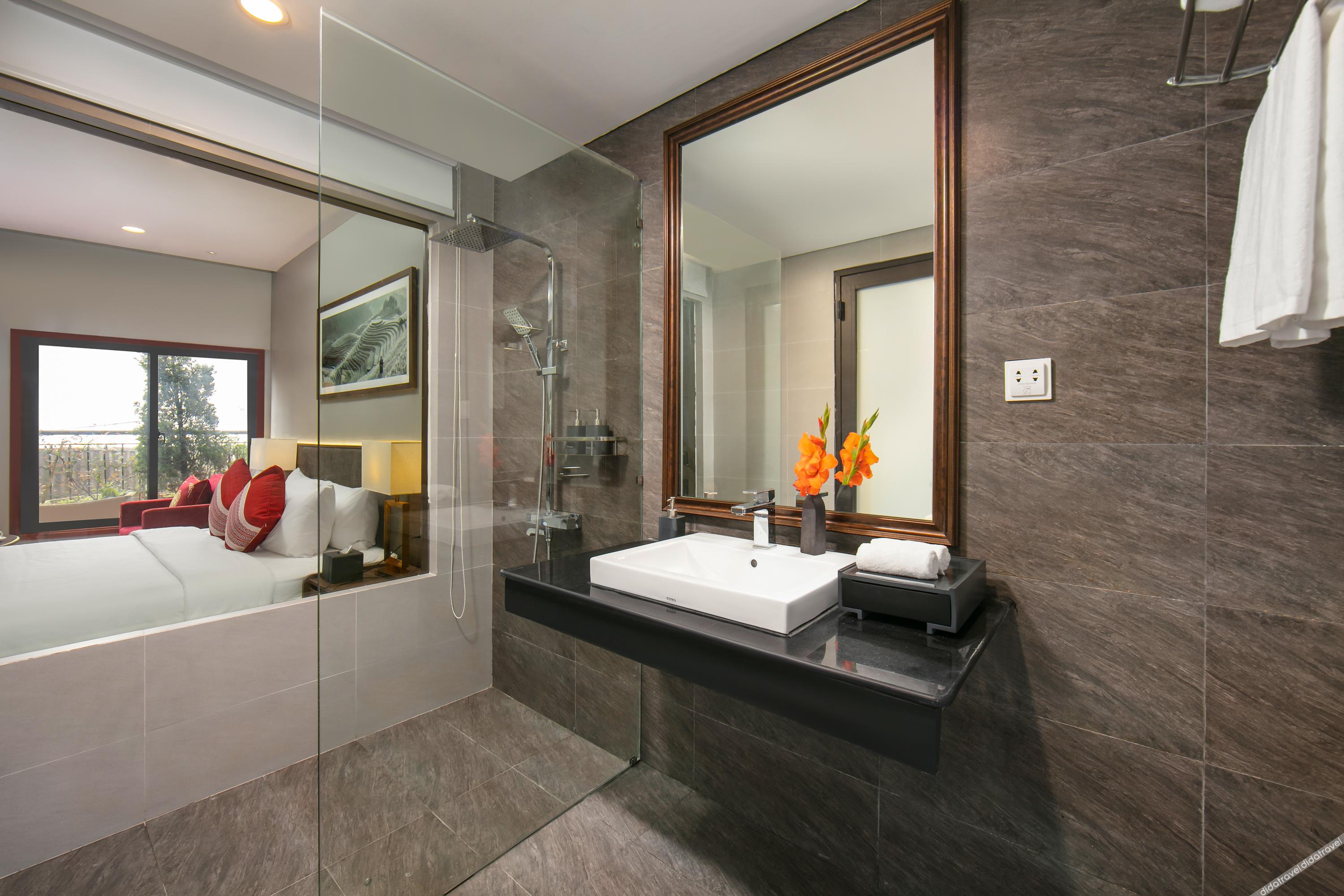 DeLaSol Sapa 4*