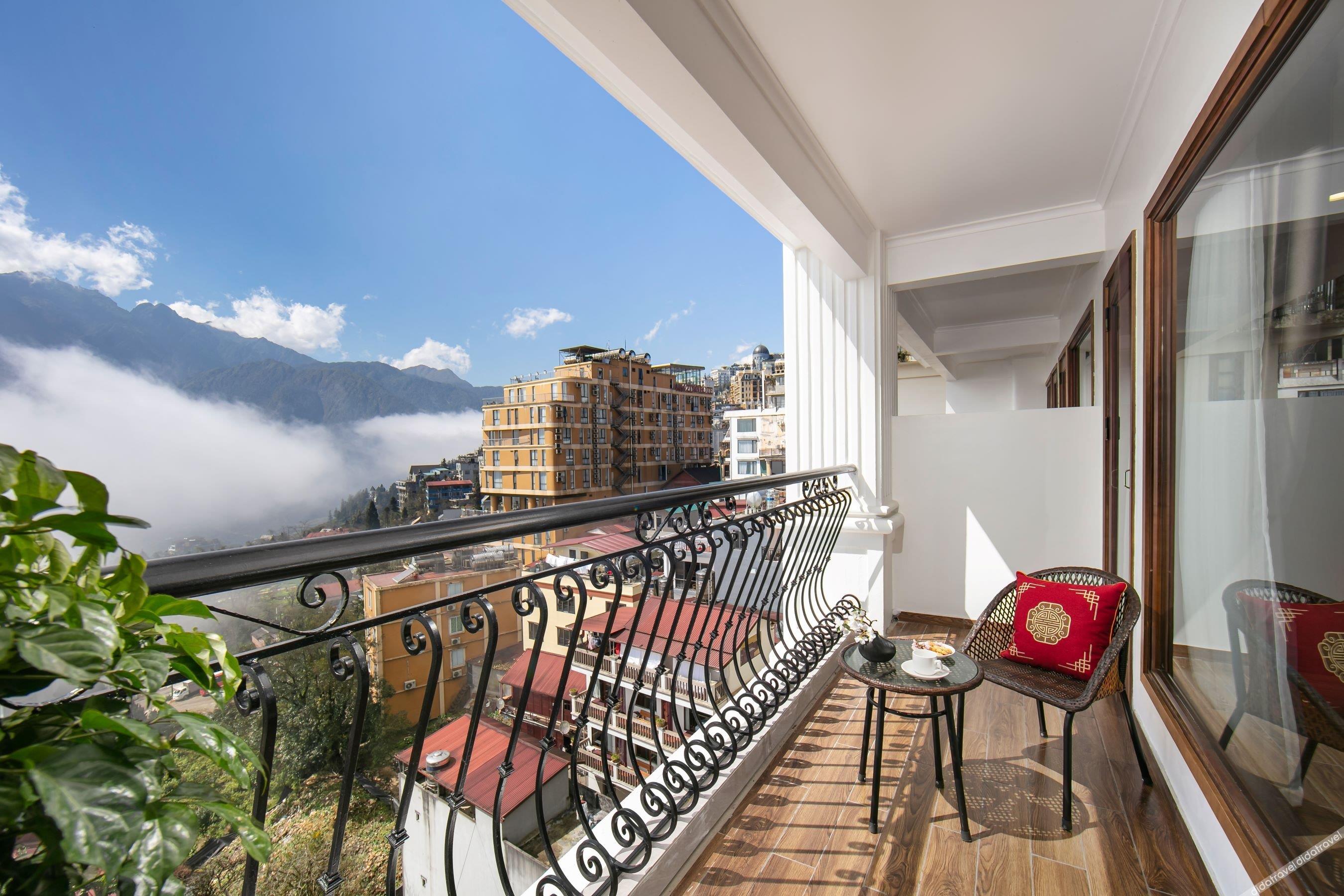 DeLaSol Sapa 4*