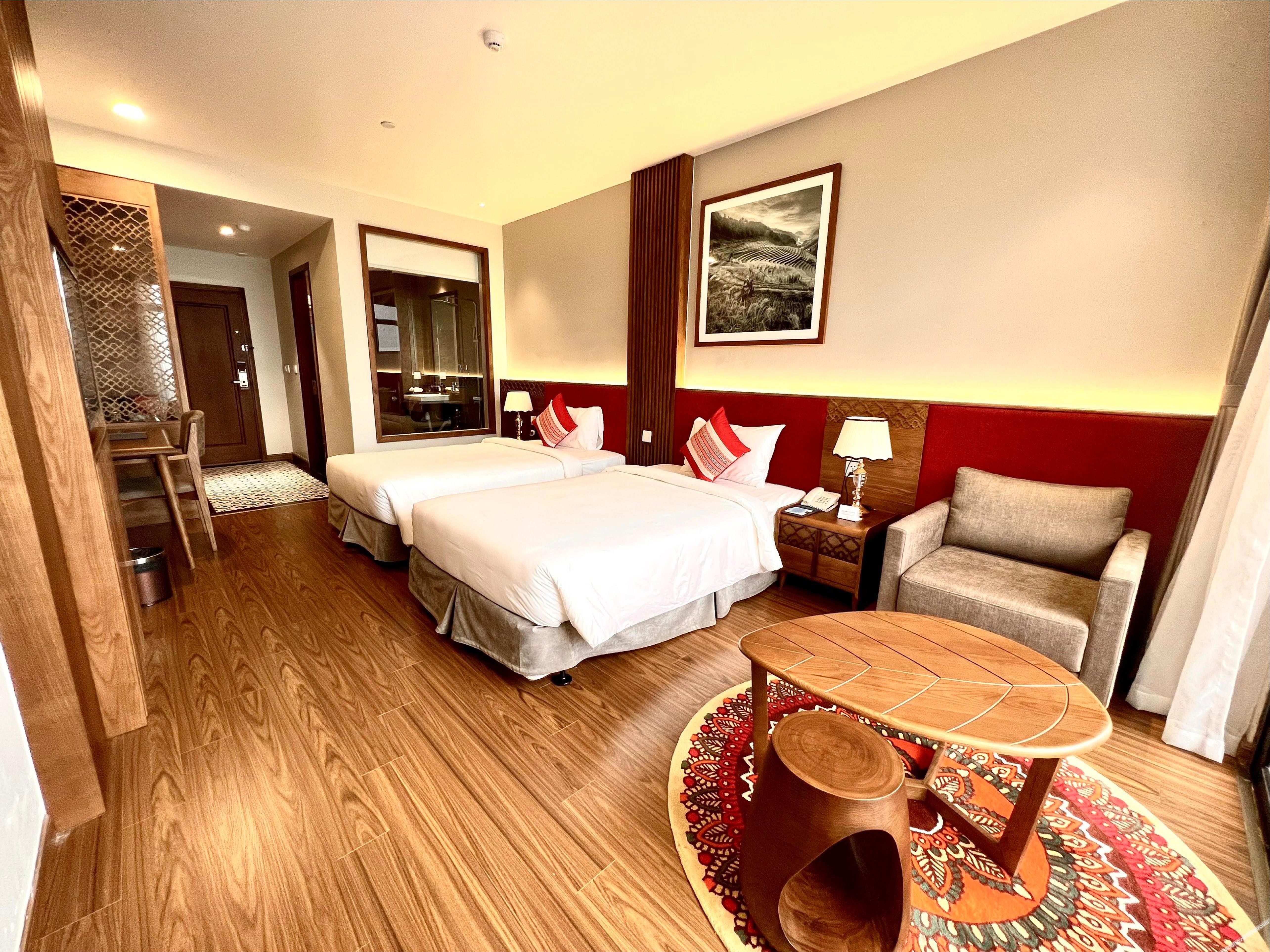 DeLaSol Sapa 4*
