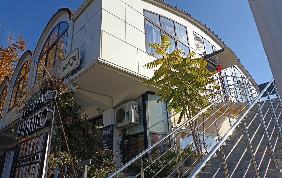 Ривьера Арт 0*