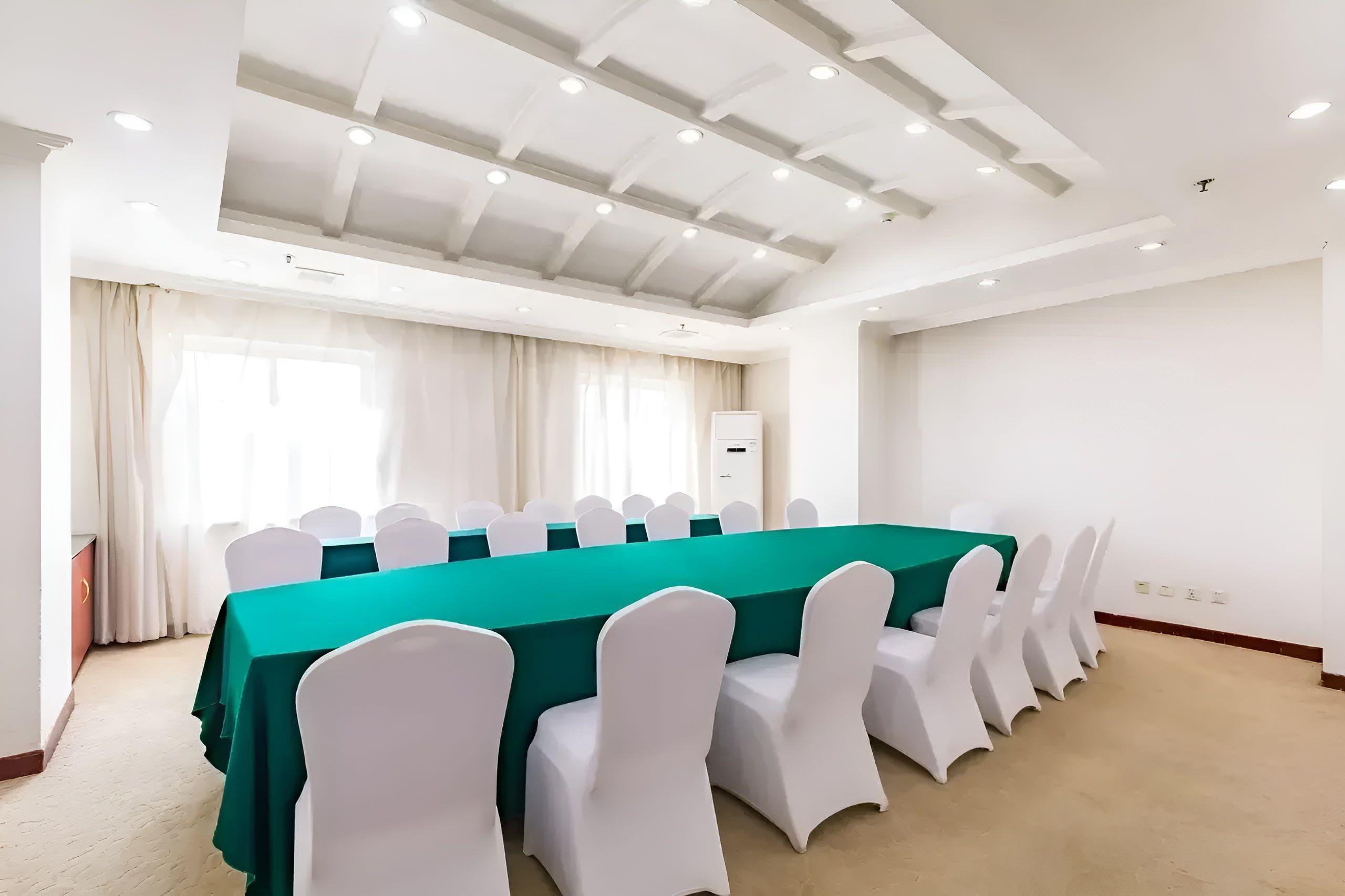 Beijing Phoenix Palace Hotel 3*