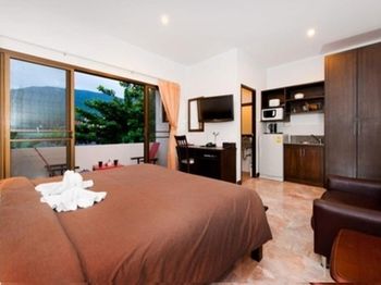 Kamala Beachfront Apartment 0*