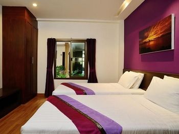 Kamala Beachfront Apartment 0*