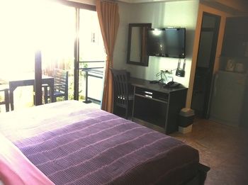 Kamala Beachfront Apartment 0*
