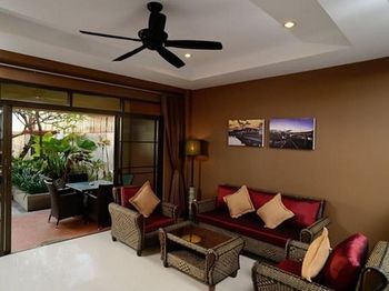 Kamala Beachfront Apartment 0*