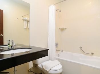 Kamala Beachfront Apartment 0*