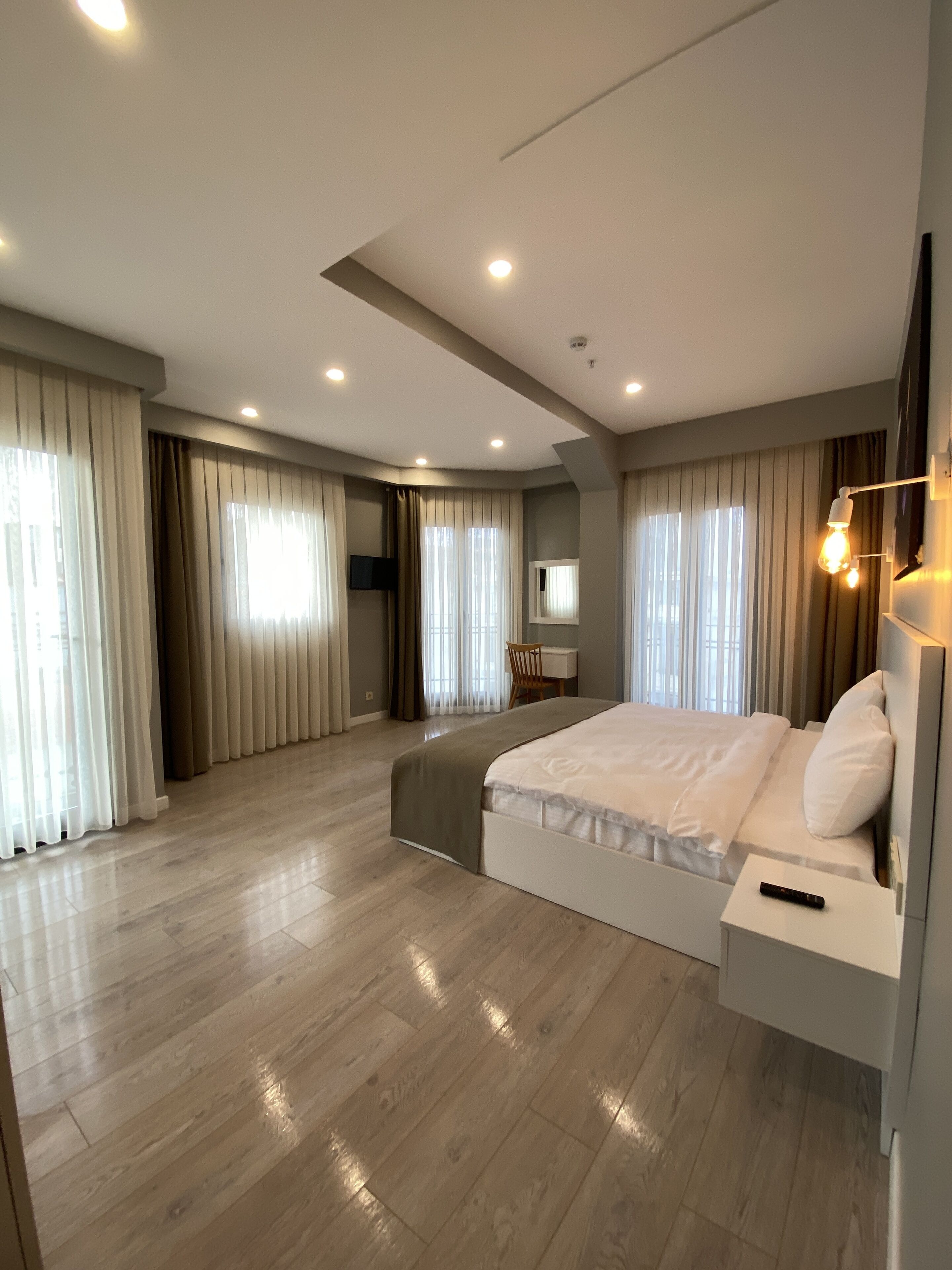 Li Hotel Pera 0*