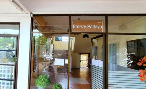 Breezy Pattaya 2*