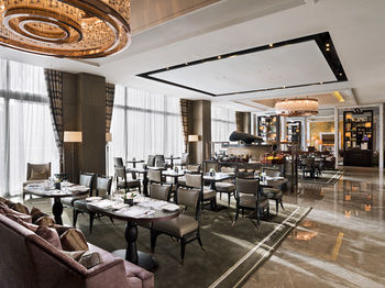 IFC Residence 5*