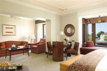 Four Seasons Bosphorus 5*