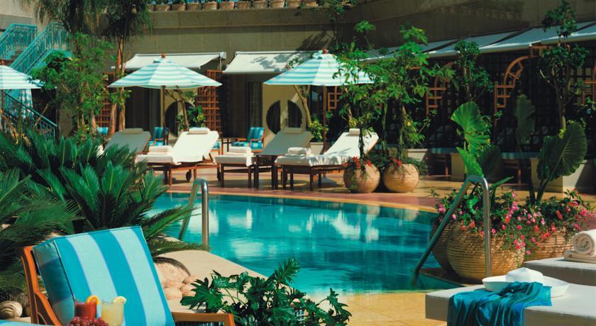 Four Seasons Hotel Cairo at Nile Plaza 5*