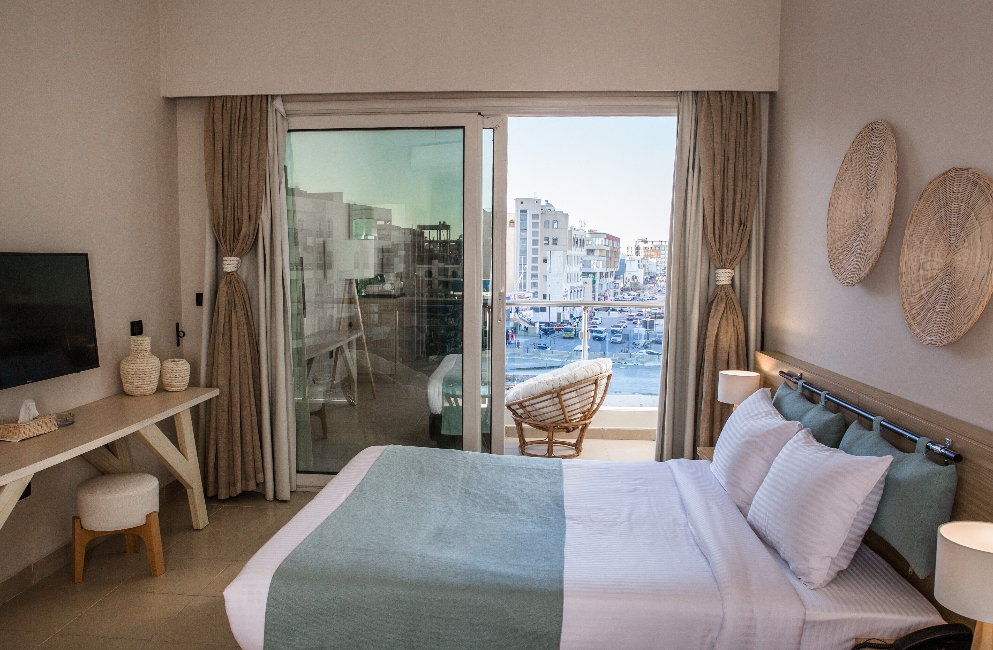 Redcon Suites 3*