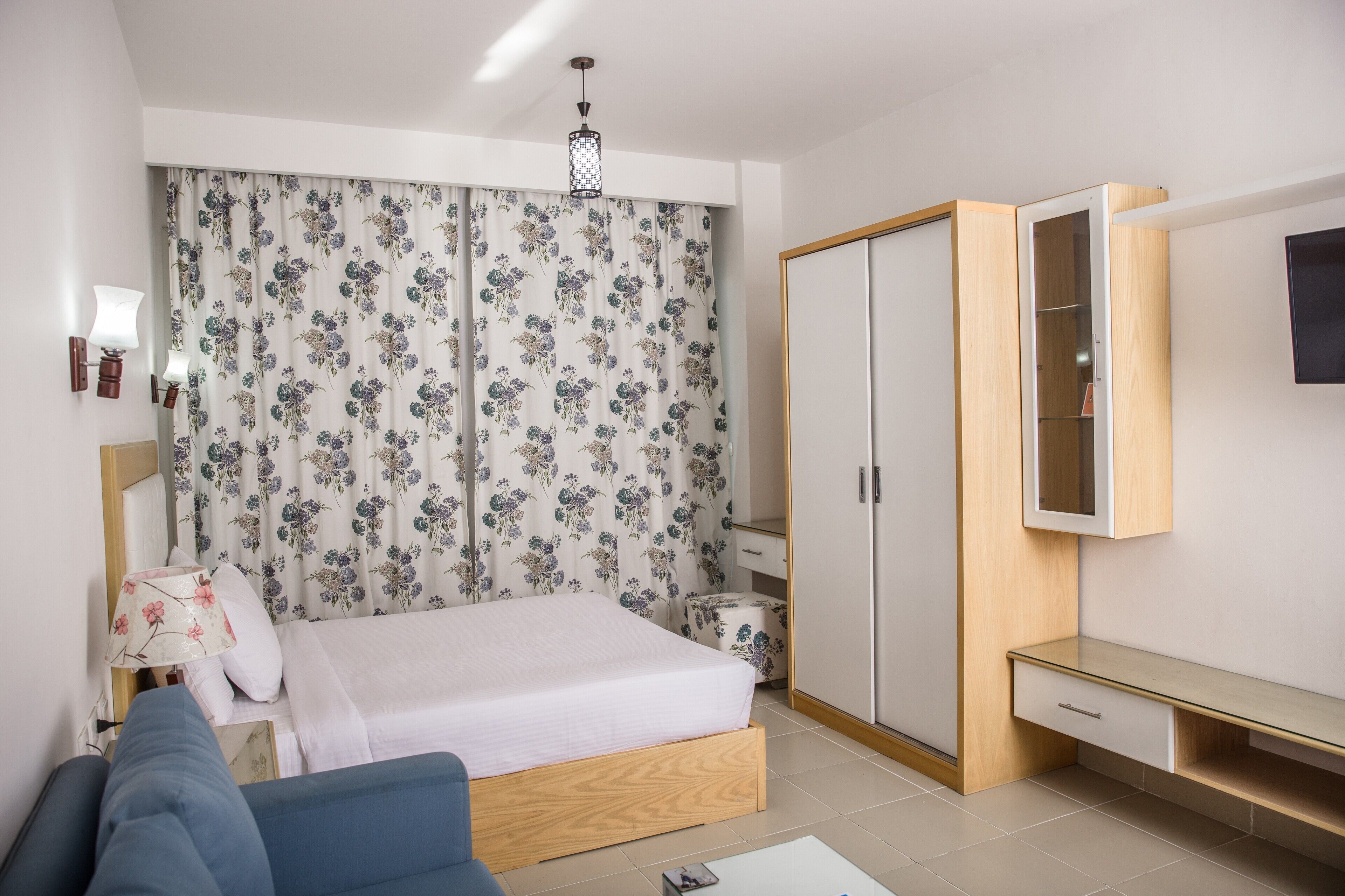 Redcon Suites 3*